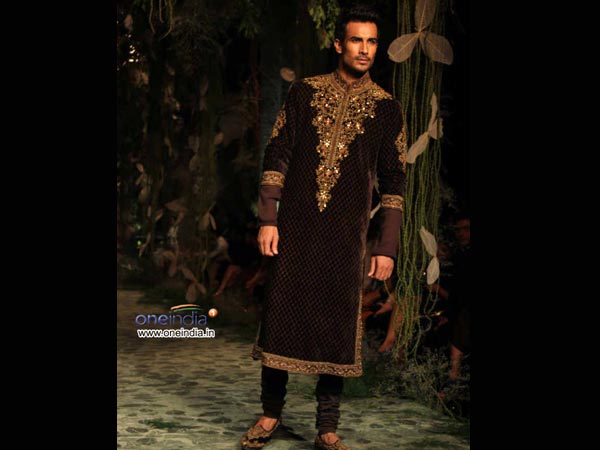 9. ಡಾರ್ಕ್ ಮೊಘಲ್ 9. ಡಾರ್ಕ್ ಮೊಘಲ್