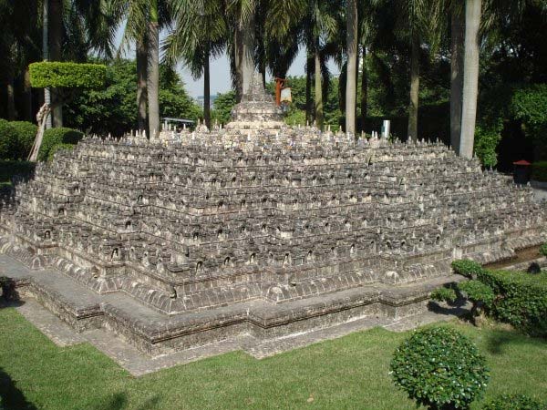 7. ಬೋರೋಬುದ್ಧಾರ್, ಇಂಡೋನೇಷಿಯಾ