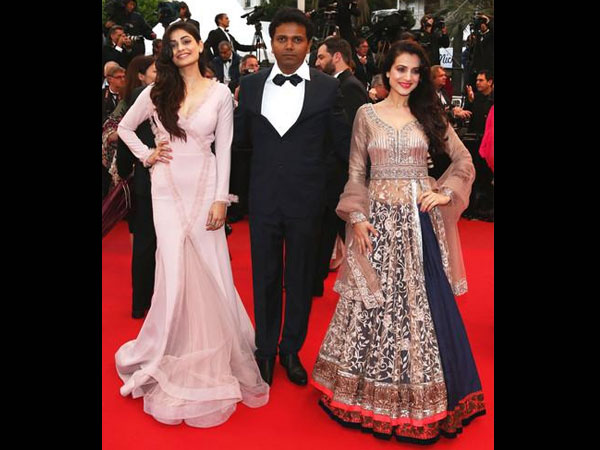  ಮನೀಷಾ ಮೆಲ್ಹೋತ್ರ ಡ್ರೆಸ್ ನಲ್ಲಿ ಚೆಲುವೆ ಅಮೀಷಾ