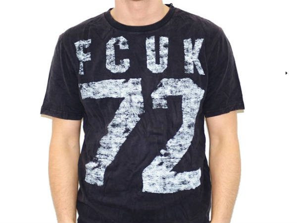 1. ಕಂಪನಿಯ ಹೆಸರುಳ್ಳ ಟೀ ಶರ್ಟ್ ಗಳು