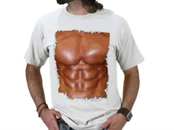 7. ನಕಲಿ ದೇಹಪ್ರದರ್ಶನದ ಟೀ ಶರ್ಟ್