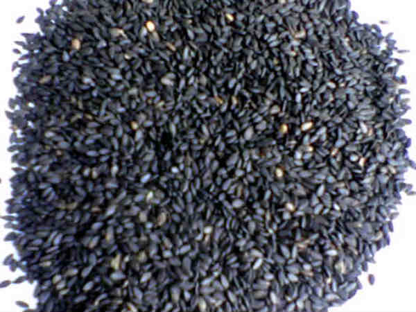 10. ಕಪ್ಪು ಎಳ್ಳು ಮತ್ತು ಅರಿಶಿಣ