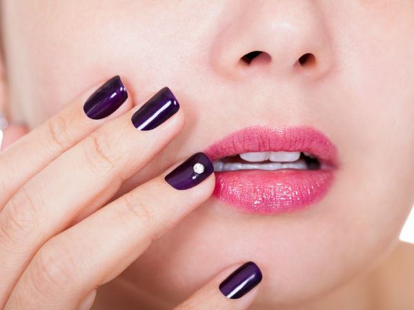 2 . ತುಟಿಗಳ massage ಮಾಡಿರಿ