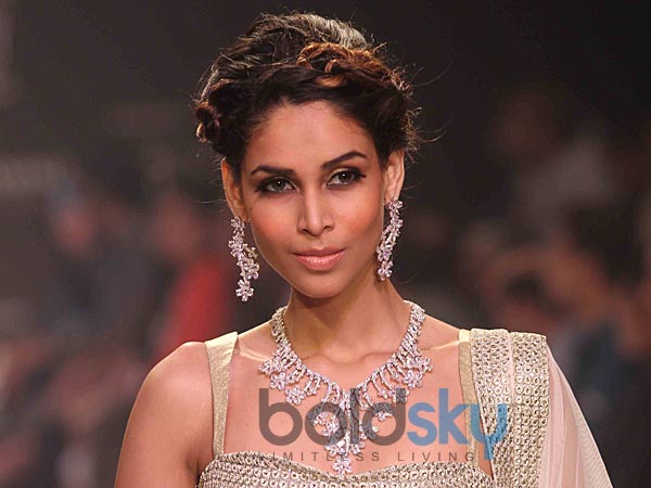  ಹೂವಿನ ವಿನ್ಯಾಸದ ವಜ್ರದ ಆಭರಣಗಳು