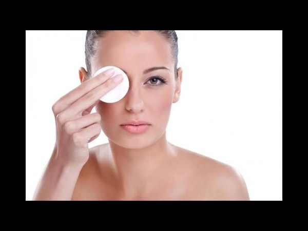 2. ಕಣ್ಣನ್ನು ಶುಭ್ರಗೊಳಿಸುತ್ತದೆ