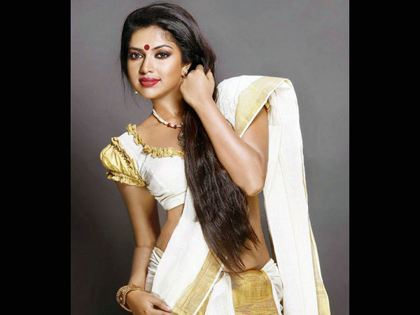 ಗೋಲ್ಡನ್ ಕಲರ್ ಬ್ಲೌಸ್