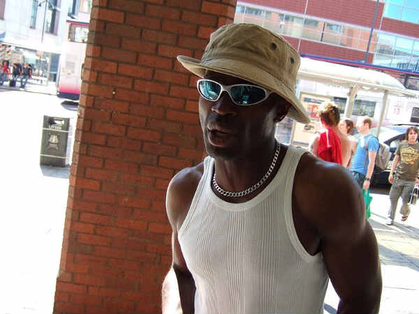 ಬರೀ ಬನಿಯನ್ ನಲ್ಲಿ ತಿರುಗಾಡುವುದು