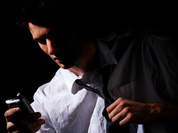 3. ಗಿಡ್ಡ ತೋಳಿನ ಶರ್ಟ್ ಧರಿಸಿ ಅದಕ್ಕೆ ಟೈ ಕಟ್ಟಬೇಡಿ