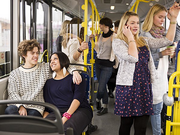 6. ಪ್ಯಾರ್ಗೇ,, ಆಗ್ಬಿಡುತೈತೆ, ಇವ್ರುದುಕ್ಕೆ ಸುಮ್‍ಸುಮ್ಕೆ ,,,,,,