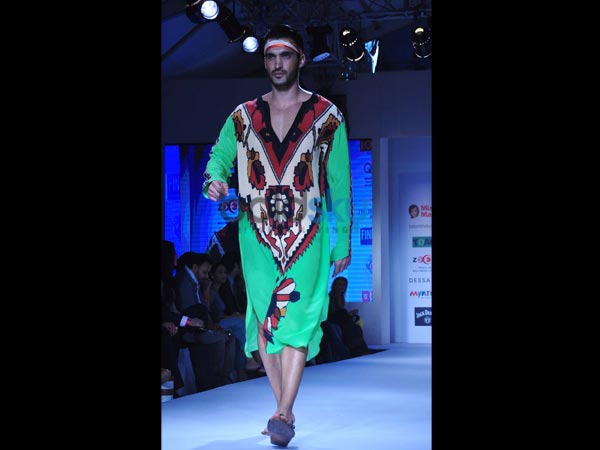 ನಿಯಾನ್ ಗ್ರೀನ್ ಕಫ್ತಾನ್