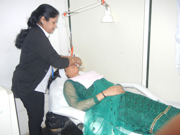 ಹೈಲೈಟೆಡ್ ಕೂದಲು ವಿಸ್ತರಣೆ: 