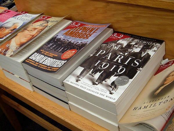 2.ಪುಸ್ತಕವನ್ನು ಓದಿ 