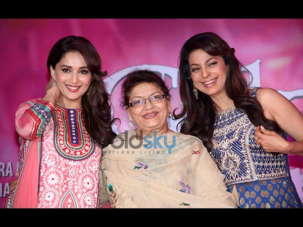 ಸರೋಜ್ ಖಾನ್‌ನೊಂದಿಗೆ ಮಾಧುರಿ ಮತ್ತು ಜುಯಿ: 