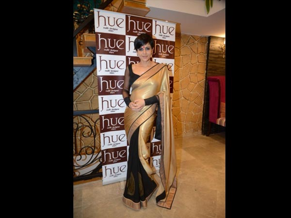 ಫ್ಯಾಶನ್ಸ್ ಸ್ಟೋರ್ ಬಿಡುಗಡೆಯ ಸಮಾರಂಭದಲ್ಲಿ ಮಂದಿರ ಬೇಡಿ 