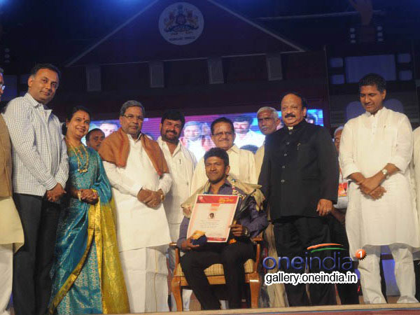 2.2010 ರ ಉತ್ತಮ ನಟ ಪ್ರಶಸ್ತಿ ಪುರಸ್ಕ್ರತ ಪುನೀತ್