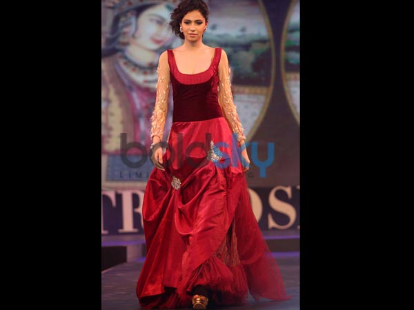 ಜ್ಯುವೆಲರಿ ಪ್ರದರ್ಶನ: 