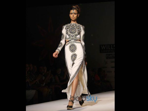 ಹಣೆಯ ಬಿಂದು: 