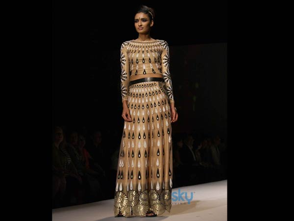 ಕಾಫಿ ಬಣ್ಣದ ಡ್ರೆಸ್: 