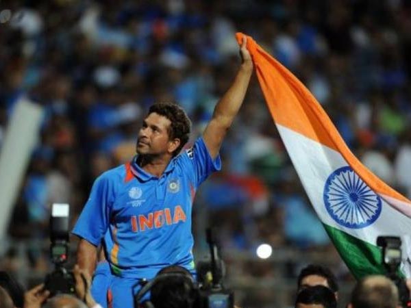 ಸಚಿನ್ ತೆಂಡೂಲ್ಕರ್ ಫೋಟೊಗಾಗಿ ಕ್ಲಿಕ್ ಮಾಡಿ