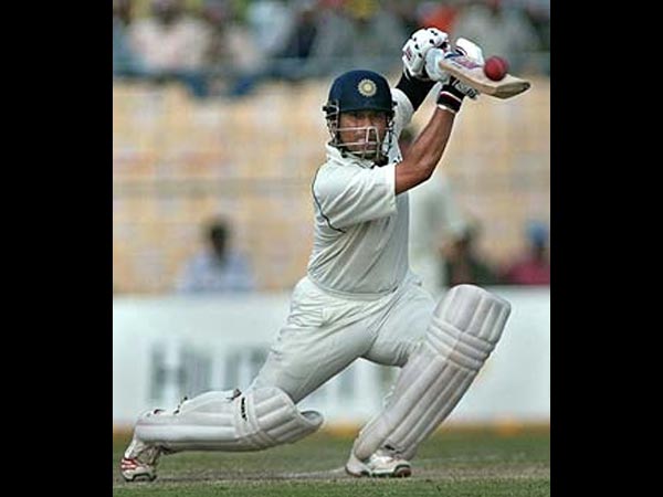 ಸಚಿನ್ ತೆಂಡೂಲ್ಕರ್ ಫೋಟೊಗಾಗಿ ಕ್ಲಿಕ್ ಮಾಡಿ