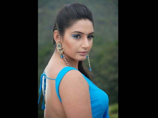 ಸ್ಟೈಲೀಶ್ ಲುಕ್‌ನಲ್ಲಿ ರಾಗಿಣಿ 