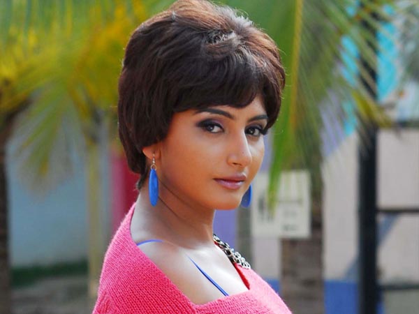 ಸ್ಟೈಲೀಶ್ ಲುಕ್‌ನಲ್ಲಿ ರಾಗಿಣಿ 