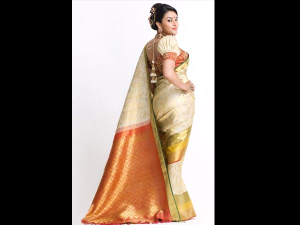 ಸೀರೆಯಲ್ಲಿ ಸೆಕ್ಸಿಯಾಗಿ ಕಂಡು ಬಂದ ರಮ್ಯಾ