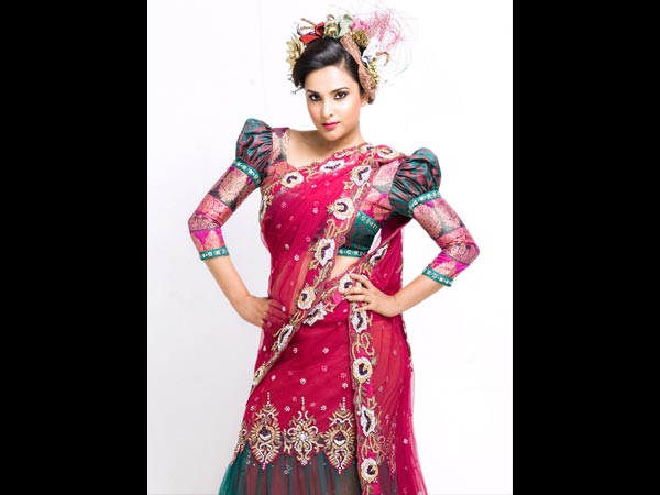 ಸೀರೆಯಲ್ಲಿ ಸೆಕ್ಸಿಯಾಗಿ ಕಂಡು ಬಂದ ರಮ್ಯಾ