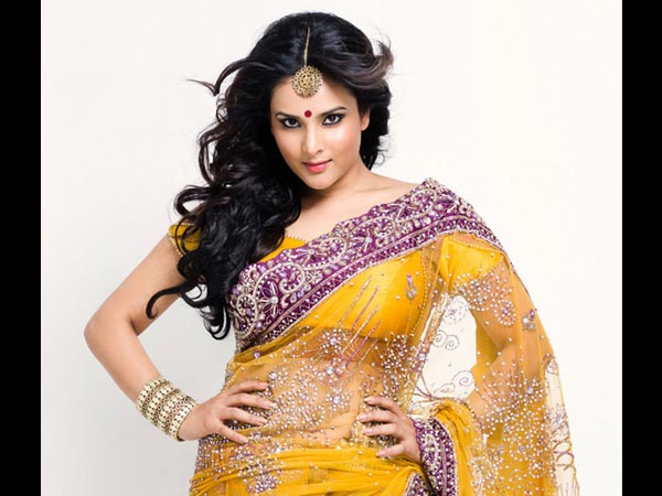 ಸೀರೆಯಲ್ಲಿ ಸೆಕ್ಸಿಯಾಗಿ ಕಂಡು ಬಂದ ರಮ್ಯಾ