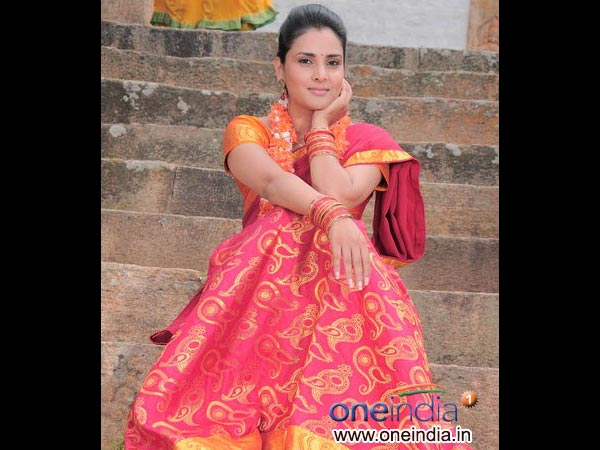 ಸೀರೆಯಲ್ಲಿ ಸೆಕ್ಸಿಯಾಗಿ ಕಂಡು ಬಂದ ರಮ್ಯಾ