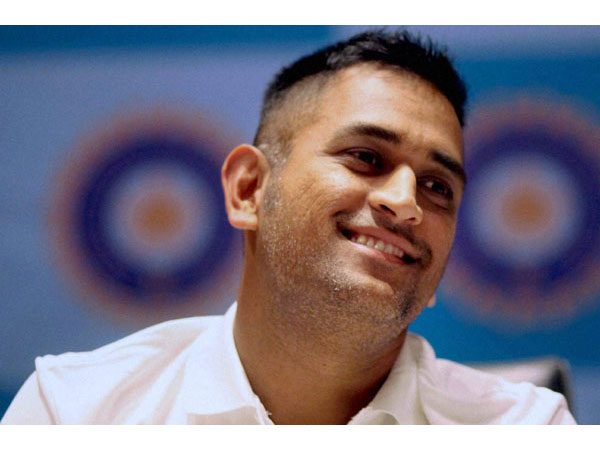  ಧೋನಿಯ ವಿಭಿನ್ನ ಹೇರ್ ಸ್ಟೈಲ್