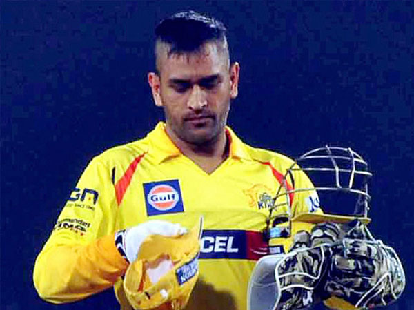  ಧೋನಿಯ ವಿಭಿನ್ನ ಹೇರ್ ಸ್ಟೈಲ್