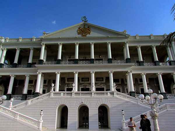 ಫಲಕ್‌ನುಮ ಅರಮನೆ