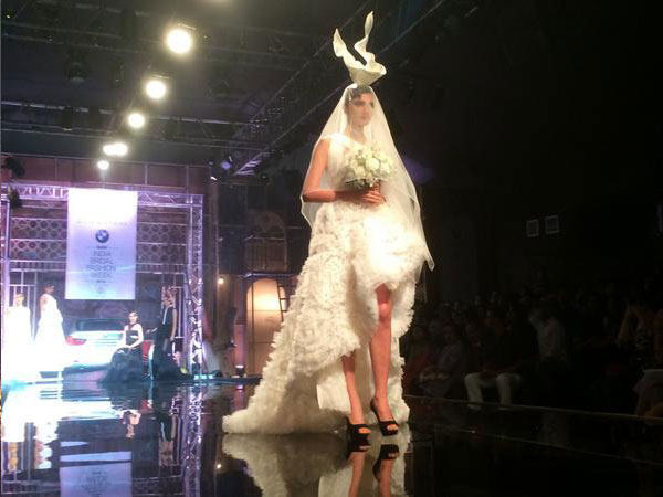 ಶ್ವೇತ ನೋಟ