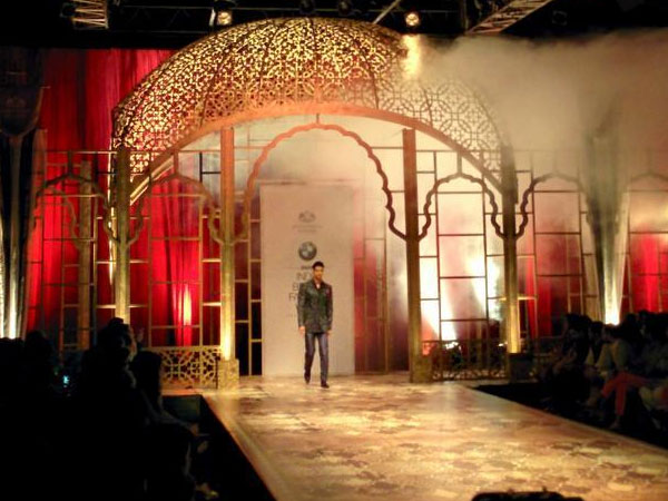 ವೇದಿಕೆಯಲ್ಲಿನ ಅದ್ಭುತ