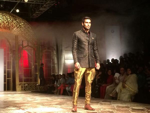 ಗೋಲ್ಡನ್ ಜೋಧ್‌ಪುರಿ ಕಪ್ಪು ಬಂದಾಗಲಾ