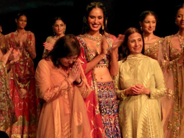 ಶೋಸ್ಟಾಪರ್ ಮತ್ತು ವಿನ್ಯಾಸಕರು