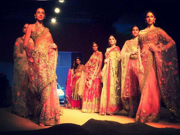 ಸೀರೆಯ ಪ್ರದರ್ಶನ