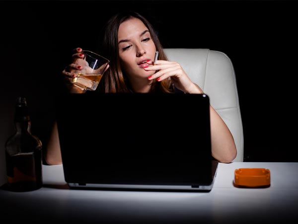 ಪುರುಷರು ಮೋಜಿಗಾಗಿ ಧೂಮಪಾನ ಮಾಡುತ್ತಾರೆ