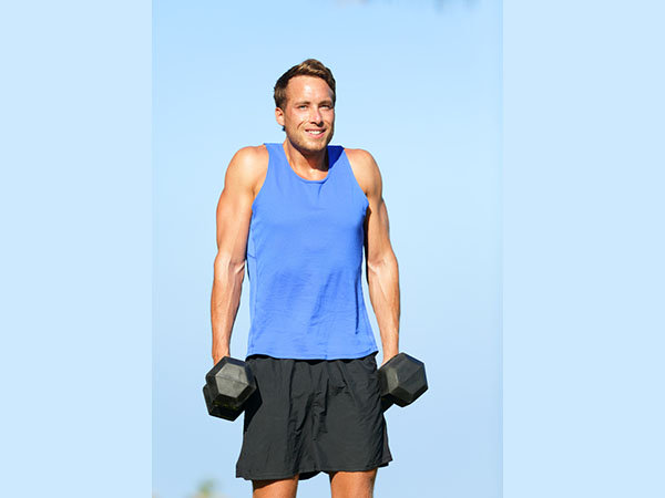 ಭುಜ ಹಾರಿಸುವ ವ್ಯಾಯಾಮಗಳು (Shoulder Shrugs)