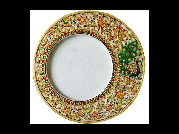 ವರ್ಣ ರಂಜಿತವಾದ ಫ್ರೇಮ್