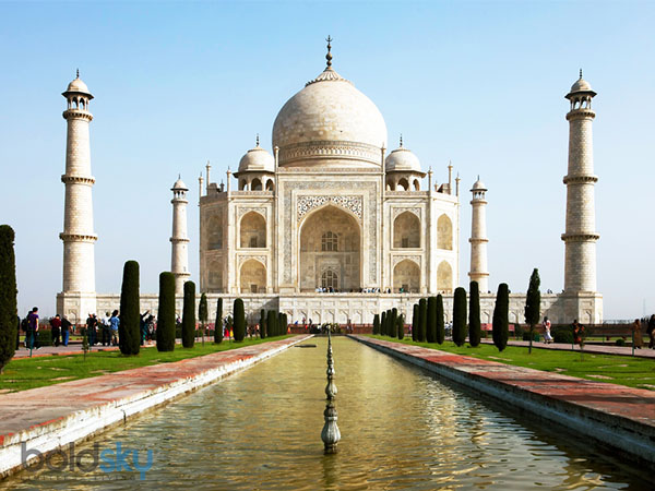 ಇತಿಹಾಸಕಾರರಾದ ಪ್ರೊ. ರಾಮ್ ನಾಥ್ ಅವರ ಪ್ರಕಾರ