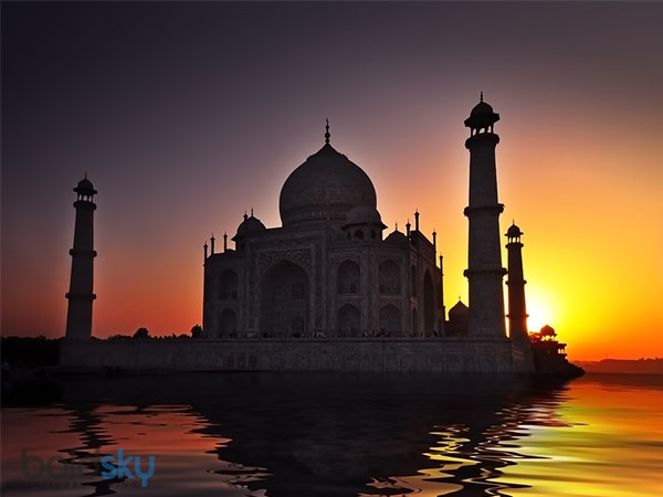 ಇತಿಹಾಸಕಾರರಾದ ಪ್ರೊ. ರಾಮ್ ನಾಥ್ ಅವರ ಪ್ರಕಾರ