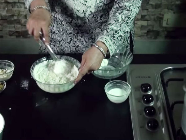 Christmas Special: Simple Eggless Cake Recipe Without Oven