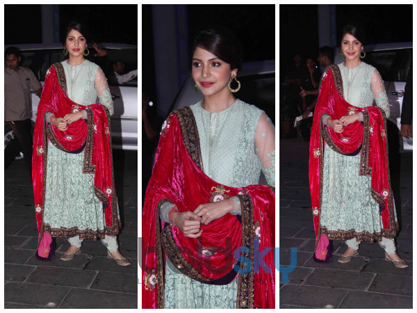 7 Starlets At A Wedding Reception