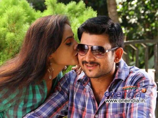 ಅಮರ ಮಧುರ ಪ್ರೇಮ, ಅಧರ ಮಧುರ ಚುಂಬನ