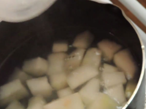 Many call it chaas and you would know it as buttermilk. This is one of the effective beverages to consume when summer is soon approaching. The many health benefits of buttermilk will leave you astounded too. Take a look at the lunch recipe shared below.