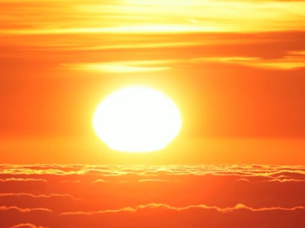 ಬೆಳಕಿನ ಕಿರಣ ಭೂಮಿಗೆ ತಲುಪಲು ಬೆಳಕಿನ ಕಿರಣ ಭೂಮಿಗೆ ತಲುಪಲು