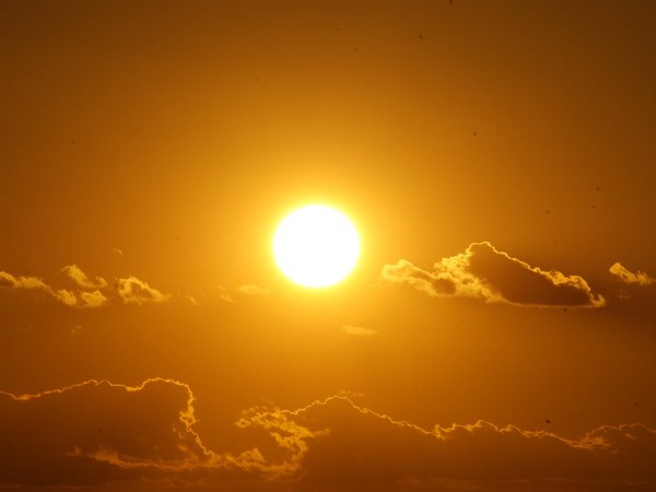 ಮಿಶಿಗನ್ ಕೆರೆಯಲ್ಲಿ ಸೂರ್ಯ ಮುಳುಗುತ್ತಿರುವ ದೃಶ್ಯ ಅತ್ಯಂತ ಅಪೂರ್ವವಾಗಿದೆ ಮಿಶಿಗನ್ ಕೆರೆಯಲ್ಲಿ ಸೂರ್ಯ ಮುಳುಗುತ್ತಿರುವ ದೃಶ್ಯ ಅತ್ಯಂತ ಅಪೂರ್ವವಾಗಿದೆ