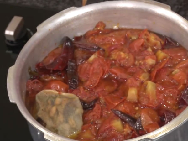 Delicious Gobi Butter Masala Gravy